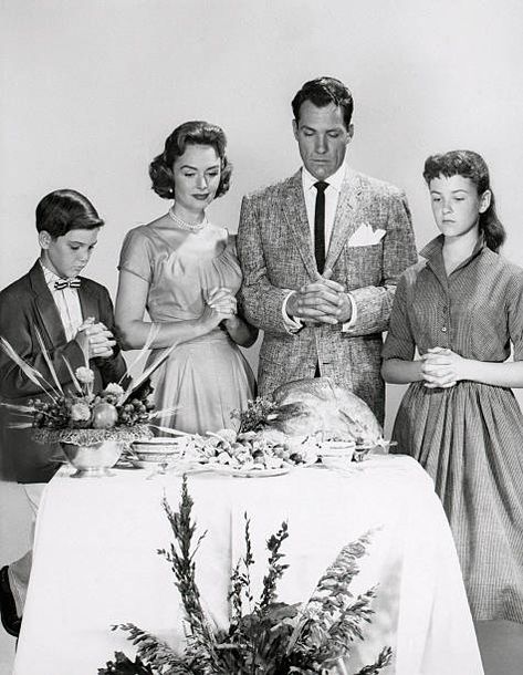 2,214 Donna Reed Photos and Premium High Res Pictures - Getty Images Paul Petersen, Shelley Fabares, The Donna Reed Show, Candice Bergen, Donna Reed, Vintage Thanksgiving, Under Contract, Rock Vintage, Gender Roles