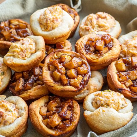 Sweet-and-Savory-Mini-Bread-Bowls Bread Bowls Recipe, Mini Bread Bowls, Bread Bowl Recipe, Baguette Bread, Ham And Cheese Sandwich, Bread Bowl, Tea Party Food, Ham Cheese, Delicious Donuts