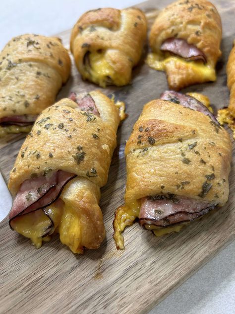 Ham And Cheese Crescent Rolls - The Princess In the Pantry Biscuit Ham And Cheese, Ham And Cheese Crescent Rolls, Ham And Cheese Crescent, Easy Brunch Menu, Best Brunch Ideas, Easy Crescent Roll Recipes, Breakfast Event, Brunch Ideas For A Crowd, Maine Food