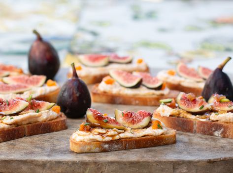 Fall Crostini with Whipped Roasted Butternut Squash Goat Cheese and Fresh Figs - A Zest for Life Fall Crostini, Butternut Squash Goat Cheese, Squash Goat Cheese, Butternut Squash Recipes Roasted, Mashed Butternut Squash, Fall Appetizer, Whipped Goat Cheese, Maple Balsamic, Baguette Bread