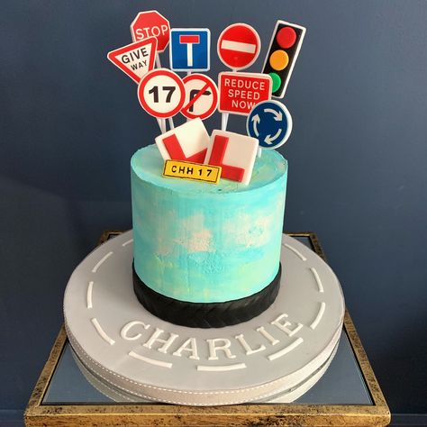 Learner Driver Cake, Learner Driver, Cake Decorating Tutorials, Buttercream Cake, Cake Creations, Butter Cream, Fondant, Cake Decorating, Birthday Cake