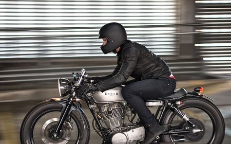 Sr400 Cafe, Yamaha Sr400, Мотоциклы Cafe Racers, Moto Cafe, Cafe Racing, Cafe Racer Build, Scrambler Motorcycle, Cafe Racer Bikes, Vintage Cafe