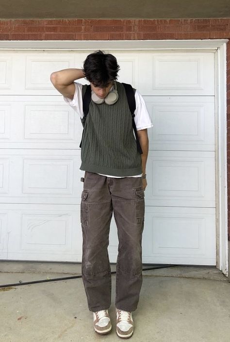 Carhartt Brown Pants Outfit, Men’s Earth Tone Outfit, Men Earthy Outfit, Earthy Guy Outfits, Men’s Summer Vintage Outfits, Nerdy Boy Outfits, Earthy Mens Fashion, Earth Tone Men Outfit, Earth Tone Outfits Men Casual