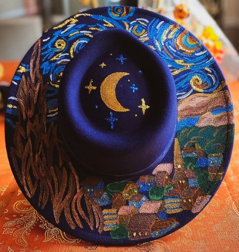 Creative Cowboy Hats, Painted Fedora Hat, Festival Hand Painted Fedora Hat, Hand Painted Sombrero, Artistic Hand-painted Fedora With Flat Brim, Bohemian Hand-painted Hats For Country Events, Casual Hand Painted Hat, One Size Fits Most, Boho 2024, Burnt Hats