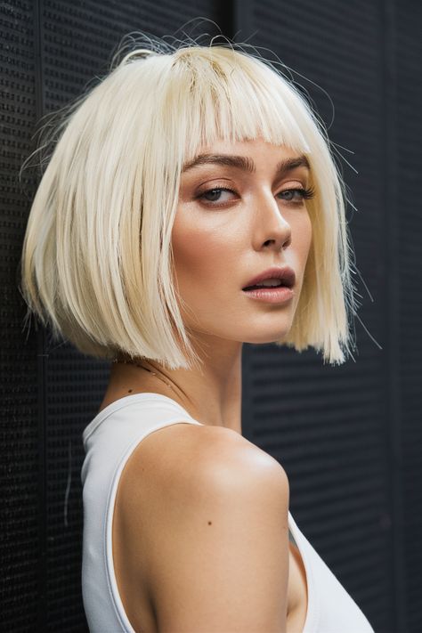 29 Stylish Fall Bob Haircuts 2024 You Need to Try - Fall Update 2024 Straight Short Bob With Bangs, Platinum Bob Hair, Fall Bob, Short Bob With Fringe, Soft Bob, Micro Bob, Blonde Bob With Bangs, Angled Bangs, Latest Bob Hairstyles