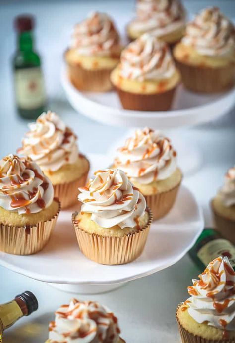 These drunken whiskey caramel cupcakes are perfect for St Patrick's Day celebration or a boozy themed party. Filled with caramelized notes, it is amazing!  #caramelcupcakes #cupcakes #stpatricksday Red Wine Brownies, Boozy Cupcakes Recipes, Whiskey Cupcakes, Alcoholic Cupcakes, Whiskey Caramel, Southern Caramel Cake, Infused Cupcakes, Boozy Cupcakes, Alcoholic Desserts