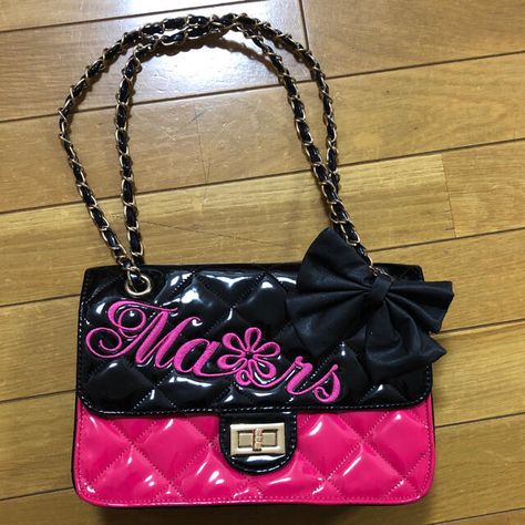 Gyaru Assesories, Gyaru Bag, Gyaru School Bag, Gyaru Keychain, Gyaru Purse, Plush Bags Y2k, 2000s Makeup Looks, Agejo Gyaru, Pretty Pink Princess