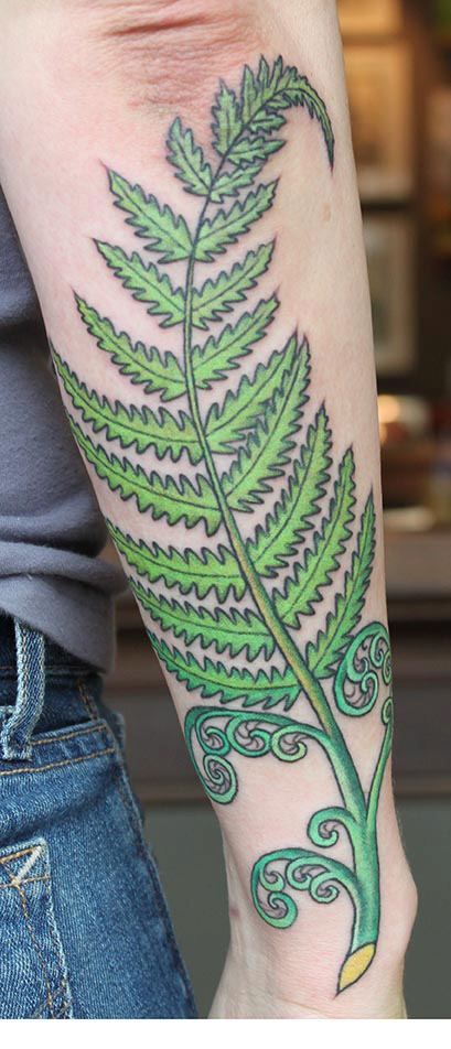 I like this placing and the color.. but it has to be more realistic Creature Tattoo, Fern Tattoo, Funky Tattoos, Blue Fern, Gorgeous Tattoos, Fern Leaf, Calf Tattoo, Tattoos For Kids, Rose Tattoos