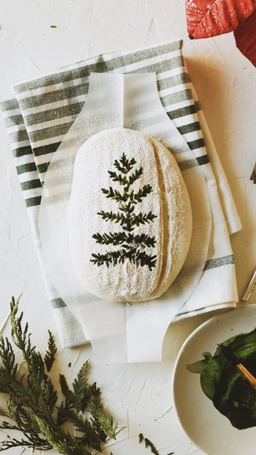 Alana | Food Stylist on Instagram Sourdough Christmas, Christmas Sourdough, Bread Scoring Patterns, Tartine Bread, Merry Christmas Darling, Bread Scoring, Holiday Bread, O Christmas Tree, Christmas Bread