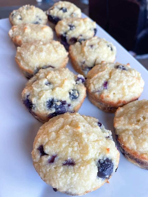 Easy Low Carb Blueberry Yogurt Muffins - Balanced with Babies Yogurt Muffin, Low Carb Blueberry, Blueberry Yogurt Muffins, Blueberry Yogurt, Yogurt Muffins, Simple Muffin Recipe, Healthy Yogurt, Yummy Healthy Snacks, Almond Flour Recipes