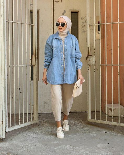 Denim And Khaki Outfits, Orange Pants Outfit, Hijab Outfit Summer, Trendy Outfits Inspiration, Hijab Fashion Summer, Modest Casual Outfits, Simple Style Outfits, Street Hijab Fashion, Muslim Outfits Casual