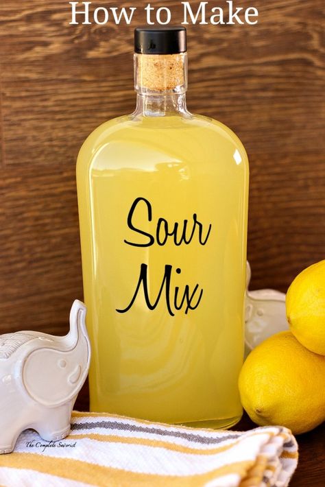 Sweet And Sour Mix Recipe, Whiskey Sour Mix, Homemade Sour Mix, Homemade Liqueur Recipes, Sour Drink, Alcoholic Treats, Simple Syrup Cocktails, Simple Syrups, Whiskey Recipes