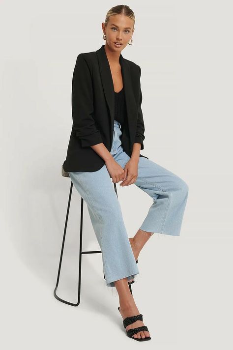 Oversized Black Blazer Outfit, Oversized Black Blazer, Loafers Outfits, Black Blazer Outfit, Chic Summer Outfits, Trendy Outfits Winter, Blazer Outfit, Workout Crop Top, Gathered Sleeves