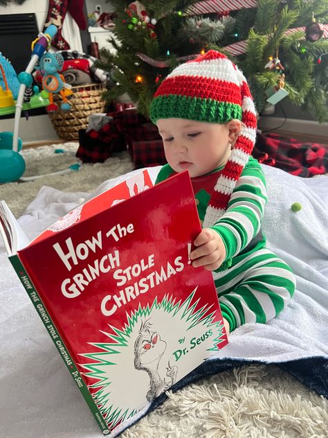 Infant Grinch Photoshoot, Grinch Birthday Photoshoot, Baby Grinch Photoshoot, Grinch Baby Photoshoot, Grinch Photoshoot Ideas, Grinch Photos, Grinch Photoshoot, Grinch Baby, Grinch Pajamas