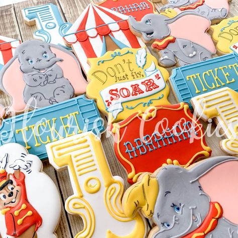 Dumbo Cookies Decorated, Dumbo Cookies, Dumbo Disney, Circus Cookies, Disney Cookies, Cookies Decorated, Circus Party, Party Inspiration, Baby Birthday