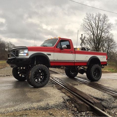 Lifted Ford F150 with two tone paint Lifted Ford F150, 1979 Ford Truck, Obs Truck, Country Trucks, Ford Diesel, Ranger Truck, Ford Ranger Truck, Two Tone Paint, Lifted Ford