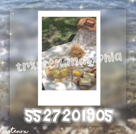 Bloxburg Pictures, Blocksburg House, Bloxburg Tips, Aesthetic Decals, Roblox Hacks, Picture Codes, Blox Burg, Modern Decals, Roblox House