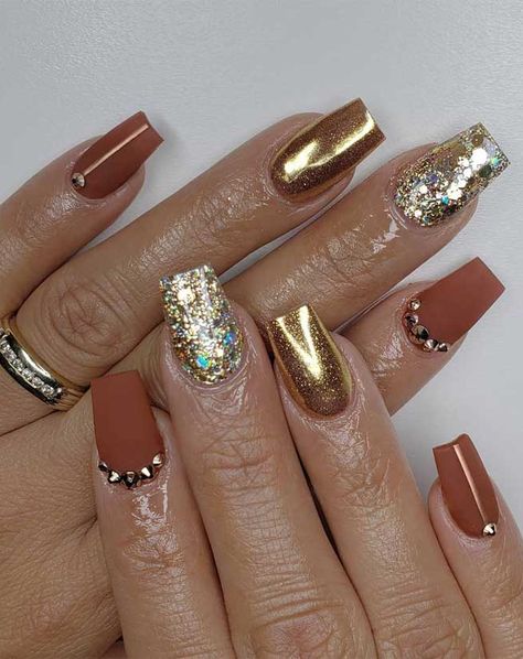 Nail Art Designs For Marriage Function, Copper Nails Designs, Dark Nail Designs, Almond Nail Art, Nail Art Designs Images, Coffin Nails Matte, Bridal Nail Art, Gold Glitter Nails, Fall Nail Art Designs