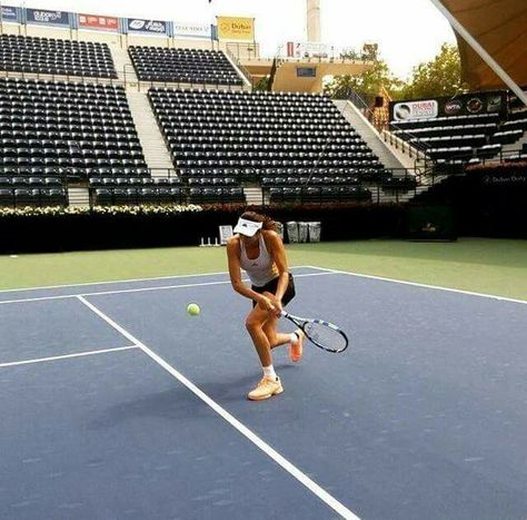 Tennis Coach Aesthetic, Tenis Photoshoot, Tennis Portraits, Tenis Aesthetic, Country Club Outfit, Positive Aesthetic, Tennis Lifestyle, College Tennis, Tennis Girl