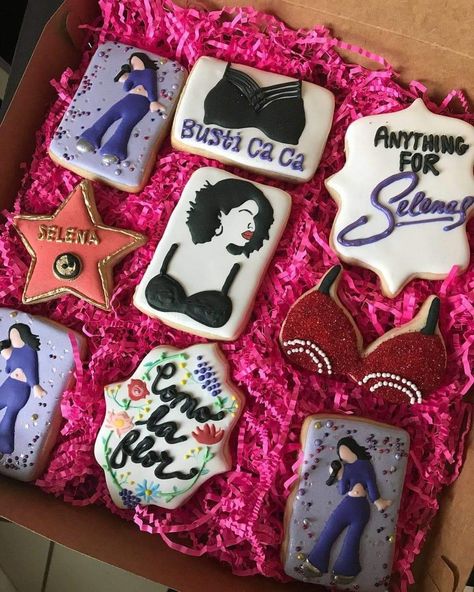 Selena Cookies, Selena Themed Birthday Party, 20th Birthday Quotes, 30th Birthday Cookies, Selena Party, Colour Room, Selena Quintanilla Birthday, Cookie Crisp, Christmas Gifts For Teen Girls