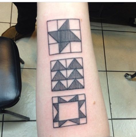 Quilt Block tattoos. Would be awesome with quilt blocks I've made for special people in my life. Love the black lines. Quilt Tattoo Ideas, Block Tattoo, Quilt Tattoo, Sewing Tattoos, Square Tattoo, Tattoo Ideas Simple, Stitch Tattoo, Friendship Tattoos, Shoulder Tattoos For Women