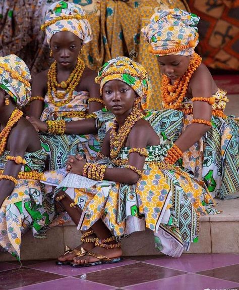 African Culture✊🏾 on Instagram: “#facesofafrica 🇨🇮 Côté l’Ivoire ABISSA celebration 👑 Abissa is a cultural concept embracing the music, dance, and spiritual life of the…” Ghana Culture, Nigerian Culture, African Love, I Love Being Black, African Royalty, Black Photography, Afrocentric Art, Black Femininity, African People