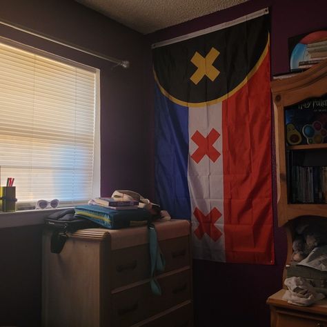 pretty lmanburg flag L'manburg Aesthetic, Lmanberg Aesthetic, L'manburg Flag, Lmanburg Aesthetic, Dsmp Bedroom, Flag Bedroom Ideas, Teenager Dirtbag, Dsmp Aesthetics, Lmanburg Flag