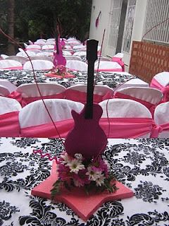 CENTRO DE MESA GUITARRA                                                                                                                                                                                 Más Music Centerpieces, Guitar Crafts, Rockstar Birthday, Rockstar Birthday Party, Music Themed Parties, Music Themed Wedding, 80s Theme Party, Rock Star Party, Nana Birthday