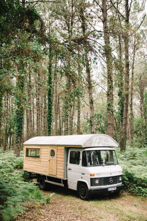 D407 House Truck Tiny House Truck, House Truck, Truck House, Mercedes Camper, Vw Lt, Kombi Home, Tiny Camper, Car Camper, Cool Campers