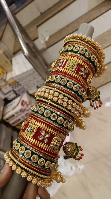 Red And Green Bangles Set Bridal, Rajasthani Bangles Design, Green Bangles, Gold Earrings For Kids, Wedding Jewellery Designs, Red Bangles, Bridal Jewellery Inspiration, Wedding Jewelry Sets Bridal Jewellery, Lehenga Red