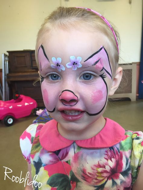 Pig nose paint Pig Nose Face Paint, Cute Pig Makeup Halloween, Pig Makeup Cute, Peppa Pig Face Painting, Pig Nose Makeup, Peppa Pig Face Paint, Farm Animal Face Paint, Pig Makeup Halloween, Peppa Pig Makeup