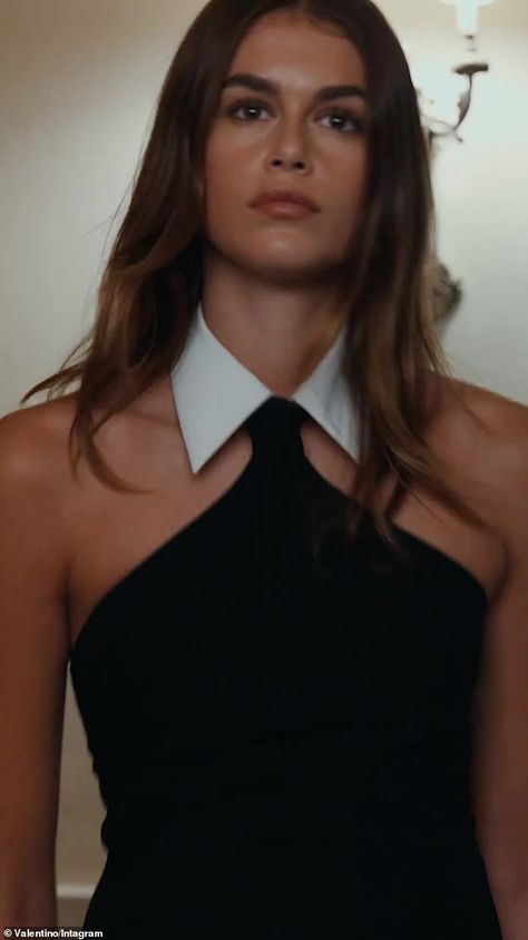 Tuxedo Dresses, Kaia Crawford, Modern Tuxedo, Girls Blazers, Prom Inspiration, Tuxedo Style, Dapper Style, Tuxedo Dress, Kaia Gerber