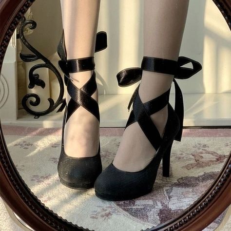 Disney Engagement, Pretty Heels, Dr Shoes, Cute Shoes Heels, Modern Fairytale, Fancy Shoes, Girly Shoes, Aesthetic Shoes, Mode Inspo