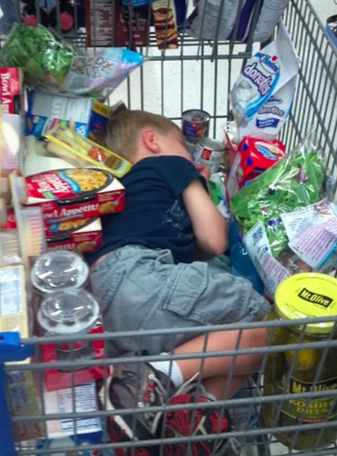 And the kid who can sleep anywhere. | 23 Kids Who Are Ready For This Shopping Trip To Be Over Girl Sleeping, Kids Sleep, Baby Fever, Funny Babies, Shopping Trip, Funny Kids, Funny Photos, Mood Pics, Shopping Cart