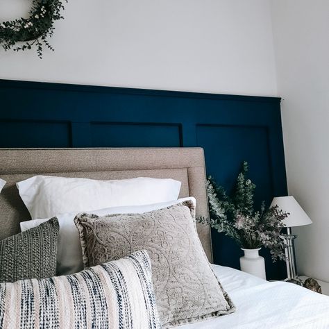 Dark blue panelled bedroom mixed with neutral cushions and headboard Panelled Walls Bedroom Blue, Blue Panelling Bedroom, Panelled Bedroom, Blue Panelling, Tan Bedroom, Dark Blue Bedrooms, Blue Bedroom Design, Blue Panels, Bedroom Panel