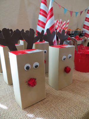 Directions for making reindeer juice boxes! Preschool Christmas Party, Christmas Party Drinks, Christmas Goodie Bags, School Christmas Party, Drink Juice, Rudolph Reindeer, Juice Box, Kids Christmas Party, School Treats