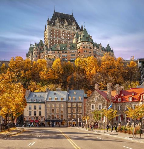 This Restaurant In Paris Looking Like A Museum Chateau Frontenac Quebec, Pink Mosque, Chateau Frontenac, Saint Roch, Great Fire Of London, Old Quebec, The Great Fire, Unique Buildings, Chengdu