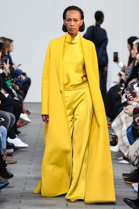 Maison Rabih Kayrouz, Rabih Kayrouz, Monochrome Fashion, Yellow Outfit, Yellow Fashion, Mellow Yellow, Fashion Show Collection, Ladies Tops Fashion, Couture Fashion