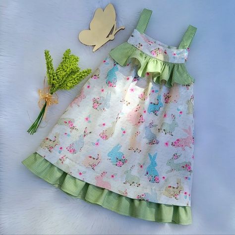 Beautifully Handcrafted 100% Cotton Little Girls Easter Dress. Made For A Boutique The Dress Is Brand New Size 9-12m. Ready To Ship! Girls Tunic Dress, Planet Dresses, Cotton Party Dress, Handmade Girls Dress, Girls Smocked Dresses, Embroidered Dress Boho, Girls Sundress, Girls Tunics, Girls Smock