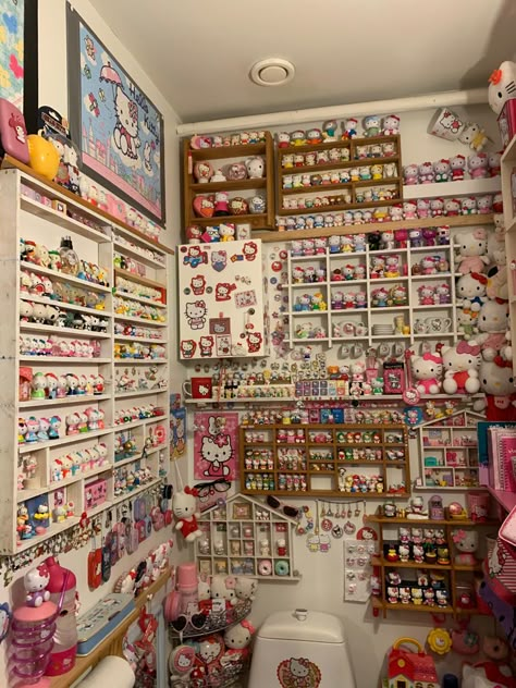 Room Miniature, Hello Kitty Book, Sanrio Collection, Otaku Room, Pinterest Room Decor, Art Journal Therapy, Room Goals, Hello Kitty My Melody, Kawaii Room