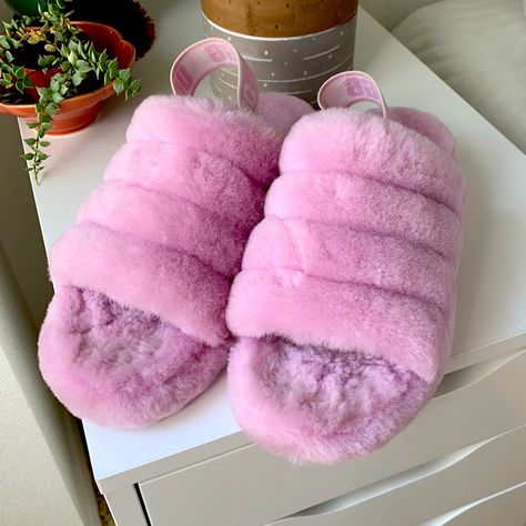 - Like New, Great Condition! - Never Worn Outside - From A Smoke Free Home Fluff Yeah Slide, Fluffy Shoes, Slide Slippers, Girly Shoes, Womens Uggs, Ugg Shoes, Color Purple, Lavender, Slippers