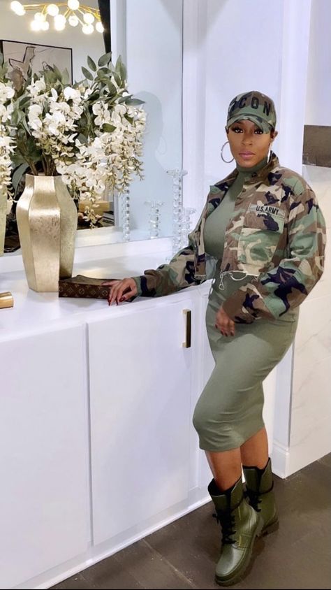 Camouflage Dress Outfits, Rasheeda Fashion Outfits, Army Green And Black Outfit, Long Camo Jacket Outfit, Camouflage Outfits For Women, Camoflouge Outfit Dress To Impress, Camouflage T-shirt For Fall, Camo Jacket Outfits For Women, Women’s Camouflage Outfits