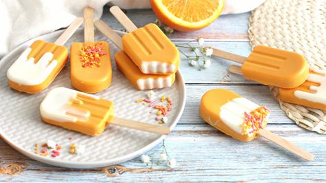 Orange Cakesicles, Creamsicle Cake, Best Summer Desserts, Orange Chocolate, Vanilla Cake Mixes, Orange Creamsicle, Cake Bars, Chocolate Orange, Candy Melts