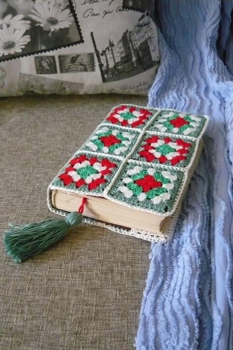 Crochet Book Cover, Confection Au Crochet, Dress Crochet, Fun Crochet Projects, Crochet Diy, Crochet Books, Crochet Instructions, Diy Crochet Projects, Blanket Crochet