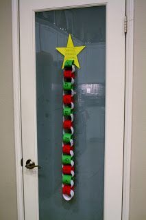 Christmas Paper Chains, Advent Crafts, Christmas Crafts For Toddlers, Paper Chain, Christmas Crafts For Kids To Make, Paper Chains, Preschool Christmas, Christmas Classroom, Easy Christmas Crafts