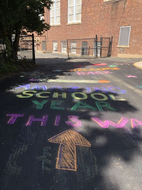 Elementary School Bulletin Boards, School Entrance, Sidewalk Chalk Art, School Bulletin Boards, Sidewalk Chalk, Chalk Art, Board Ideas, Elementary School, Bulletin Board