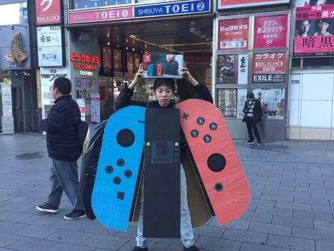 Nintendo Switch Costume Diy, Nintendo Switch Costume, Nintendo Halloween, Gamer Costume, Diy Nintendo, Halloween Costumes For Work, Ski Club, Holloween Costume, Kids Dress Up