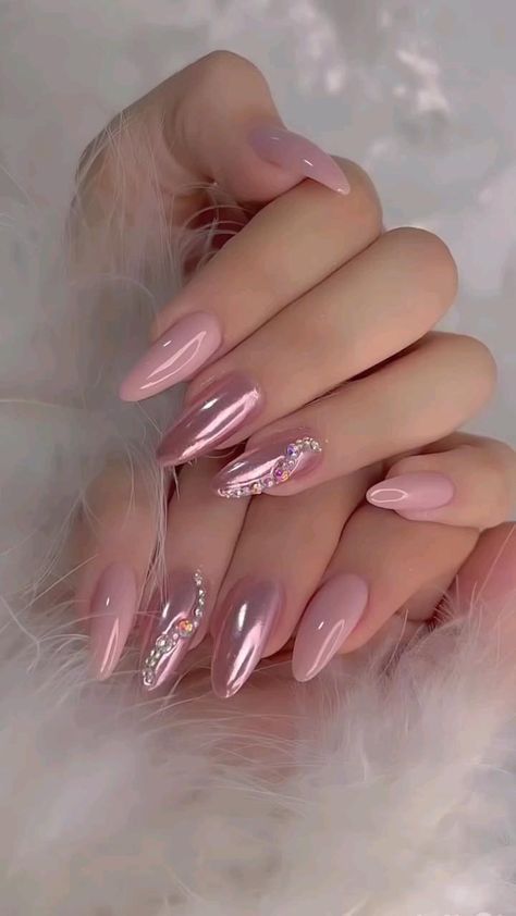 Elegant Touch Nails, Quick Nail Art, Pink Nail Art Designs, Fancy Nail Art, Art Deco Nails, Fancy Nails Designs, Simple Gel Nails, Nail Art Designs Videos, Almond Acrylic Nails