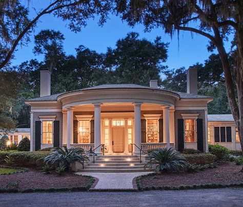 Curved front porch Greek Revival Home, House Design Trends, House Plans Mansion, Classic House Design, Kerala House Design, Model House Plan, Bungalow Design, Beautiful House Plans, House Outside Design