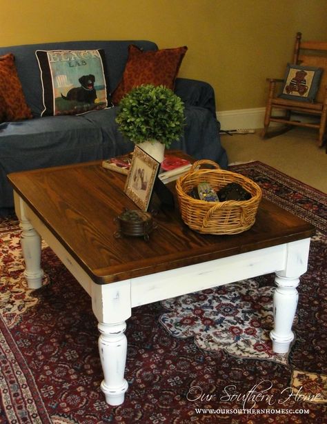 Farmhouse coffee table makeover using Annie Sloan Chalk Paint. Just paint the base by Our Southern Home #chalkpaint Farmhouse Coffee Table Makeover, Farmhouse Coffee Table Decor, End Table Makeover, Coffee Table Makeover, Farmhouse Coffee Table, Coffee Table Farmhouse, Table Makeover, Diy Coffee Table, Distressed Furniture